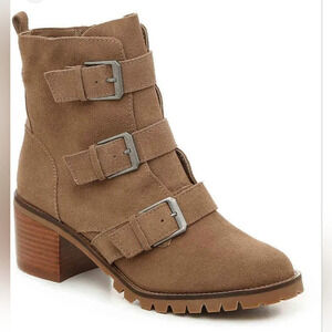 Crown Vintage 3 buckle Suede leather ankle boots booties 8.5 tan Boho Neutral